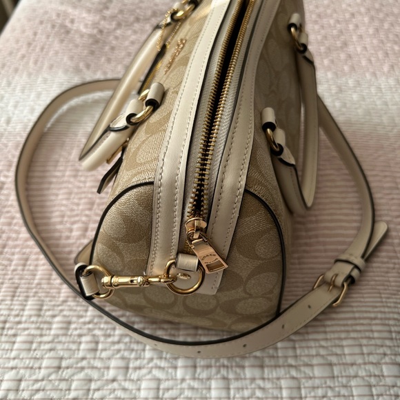 Coach bag perfect size in excellent condition - Picture 6 of 7